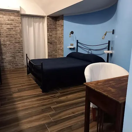 Sea House Bed and Breakfast 3*