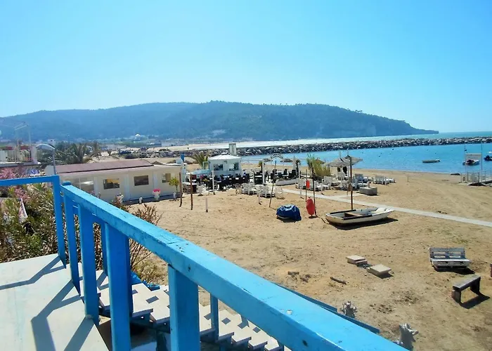 Alojamento de Acomodação e Pequeno-almoço Sea House 3*