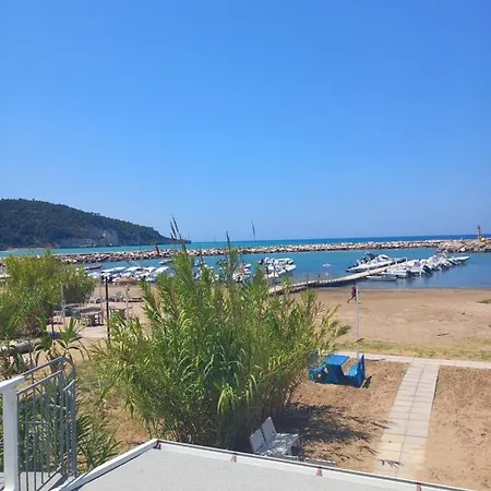 Bed & Breakfast Sea House *