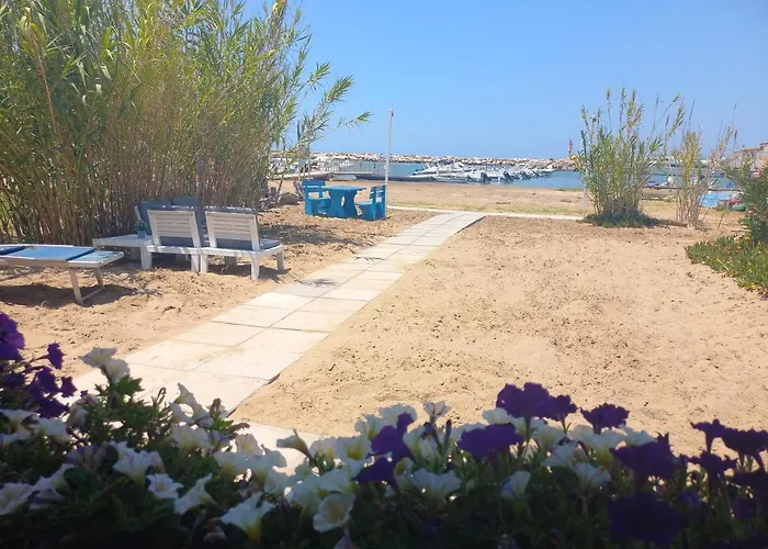 Sea House 3*